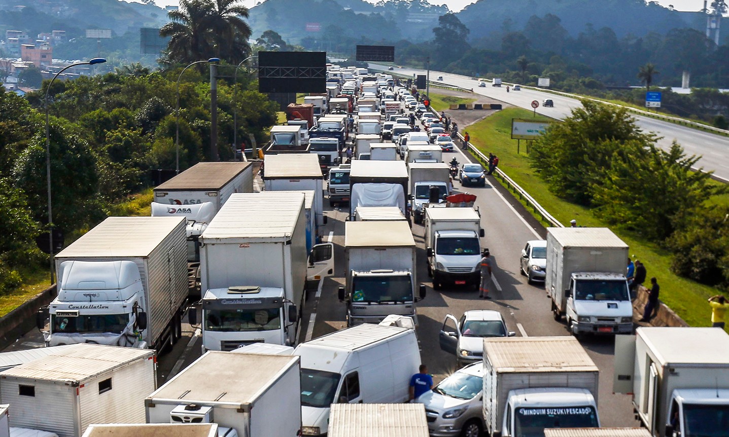 Francanos fazem protesto neste domingo em favor da greve dos motoristas