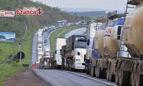 Greve só acaba com publicação da isenção de impostos no Diário Oficial