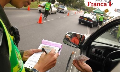 Denatran suspende pagamento de multas com cartão de crédito ou débito