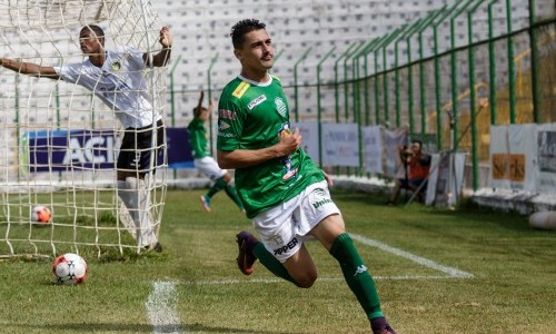 Atacante Éric Memer se destaca e desponta na equipe da Francana