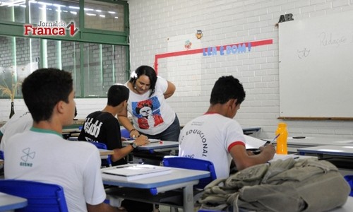 Bônus salarial para professores está na pauta de Comissão do Senado