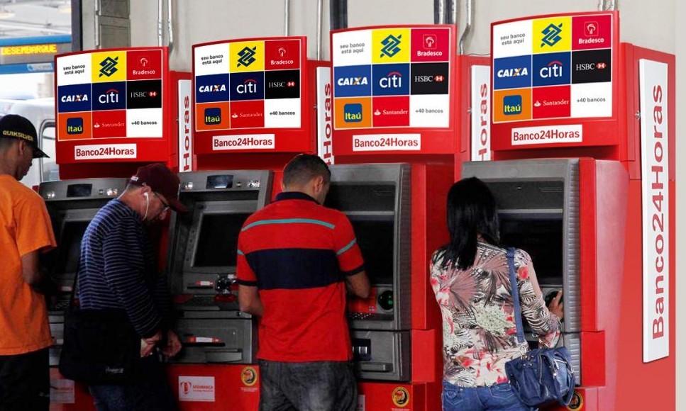 Bancos ampliam caixa eletrônico compartilhado mas clientes reclamam