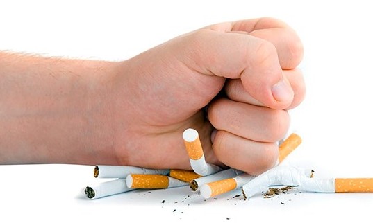 Mais 70% dos brasileiros que tentam parar de fumar não conseguem