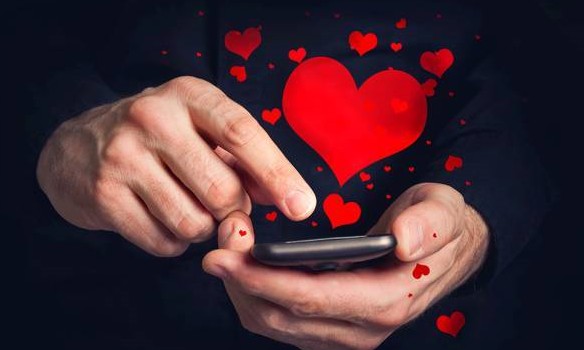 Paquera virtual? Saiba o que faz grande diferença na hora da conquista