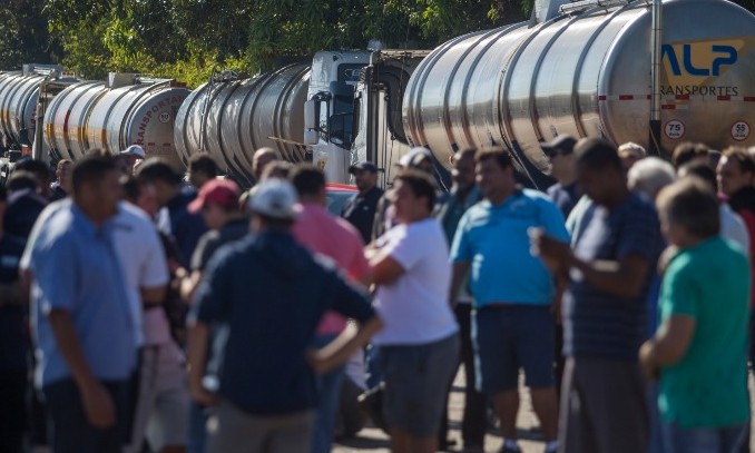 Polícia libera terminal de Ribeirão e combustível começa a chegar a Franca