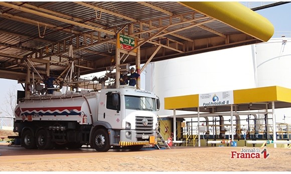 Petrobras obtém liminar para fornecimento de combustíveis na região