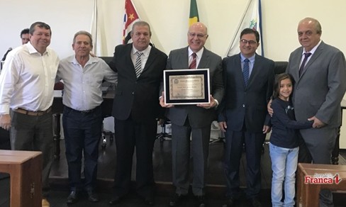 Deputado Federal Arnaldo Jardim recebe título de cidadão rifainense