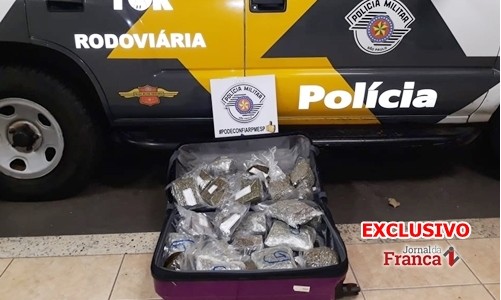 Estudante francana de 19 anos presa com mais de 10 kg de drogas em ônibus