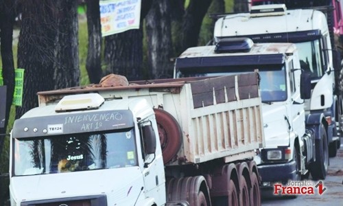 Governo diz que vai revogar nova tabela de fretes nesta sexta-feira