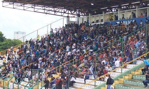 Dispara a procura por ingressos para o clássico entre Francana e Bafo