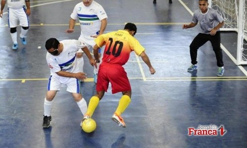 Deficientes auditivos disputam torneio de futebol inédito em Ribeirão Preto