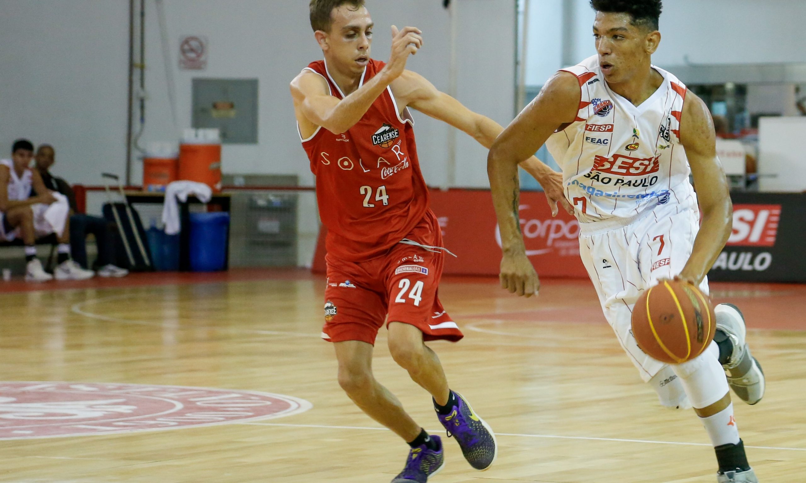 Jovens talentos renovam contratos e seguem na equipe do SESI Franca