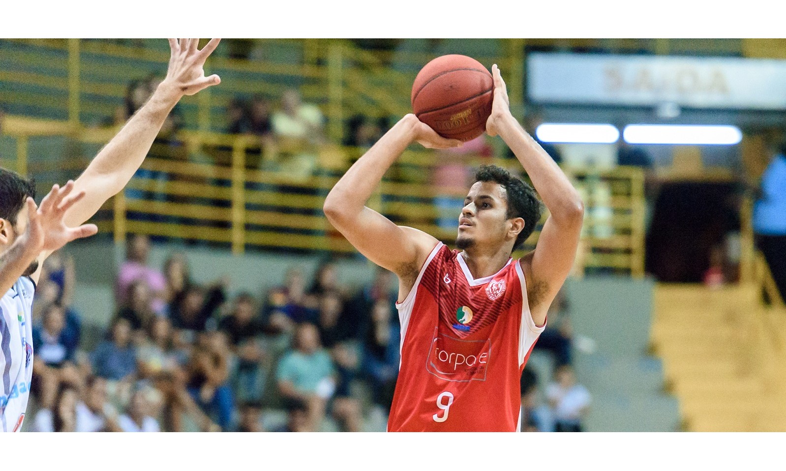 Pivô Lucas Dias, campeão do NBB, é o novo reforço do SESI Franca Basquete