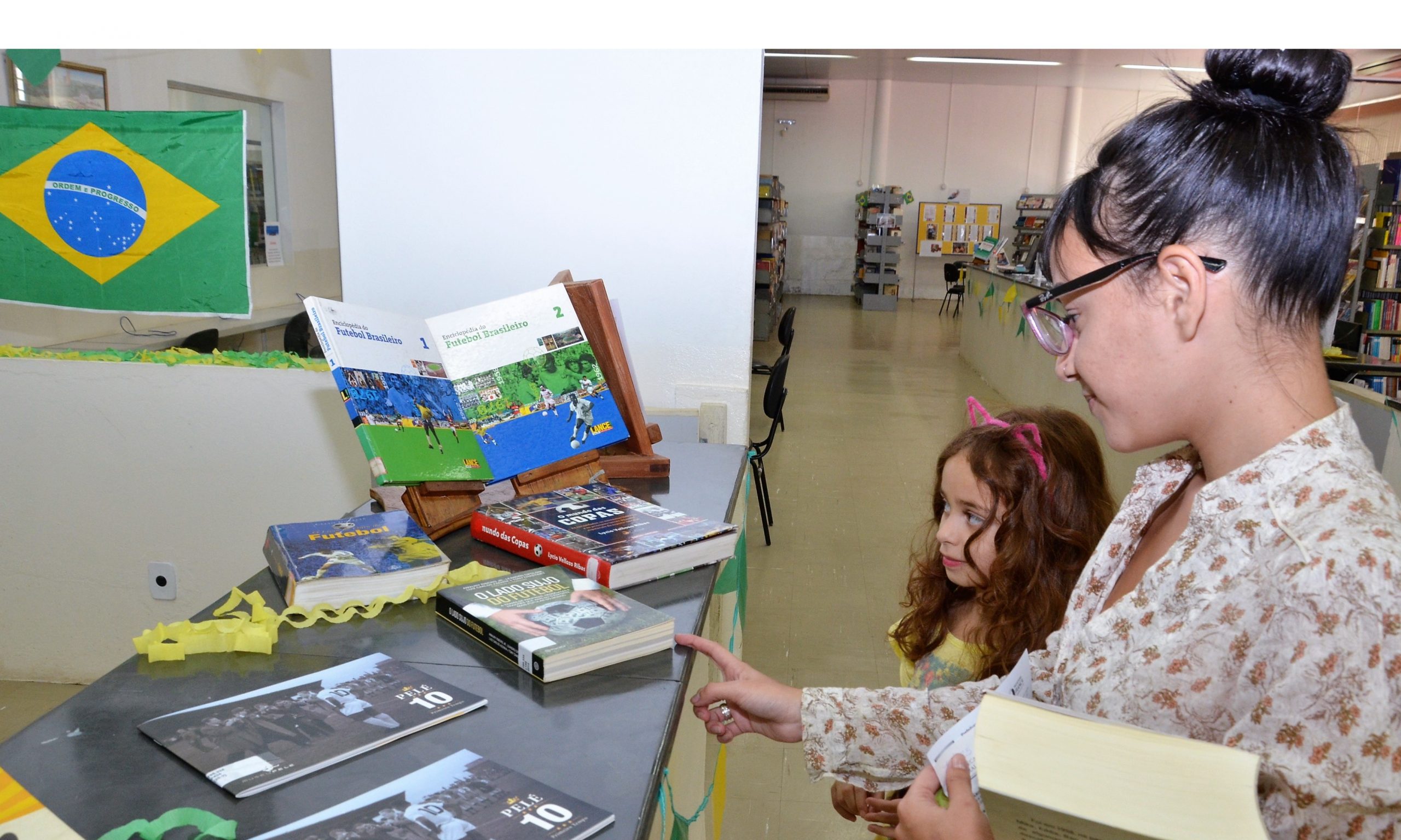 Biblioteca Municipal de Franca sedia exposição sobre a Copa do Mundo