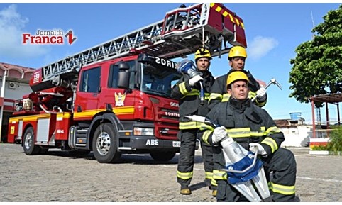 Corpo de Bombeiros: assista vídeo e conheça a rotina dos heróis da vida real