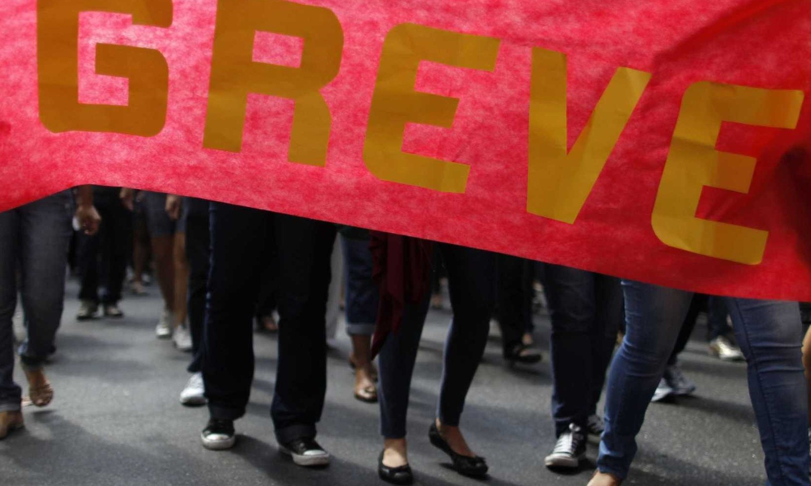 Universidades paulistas decidem manter greve de servidores por reajustes