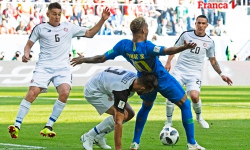 Bar oferece “uma dose grátis” a cada queda de Neymar contra a Sérvia