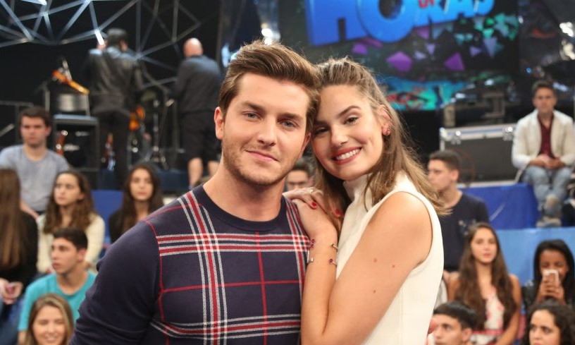 Agora casados, Klebber Toledo e Camila Queiroz adotam nomes um do outro