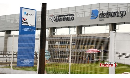 Proprietários de veículos de placa final 3 devem pagar licenciamento até dia 29