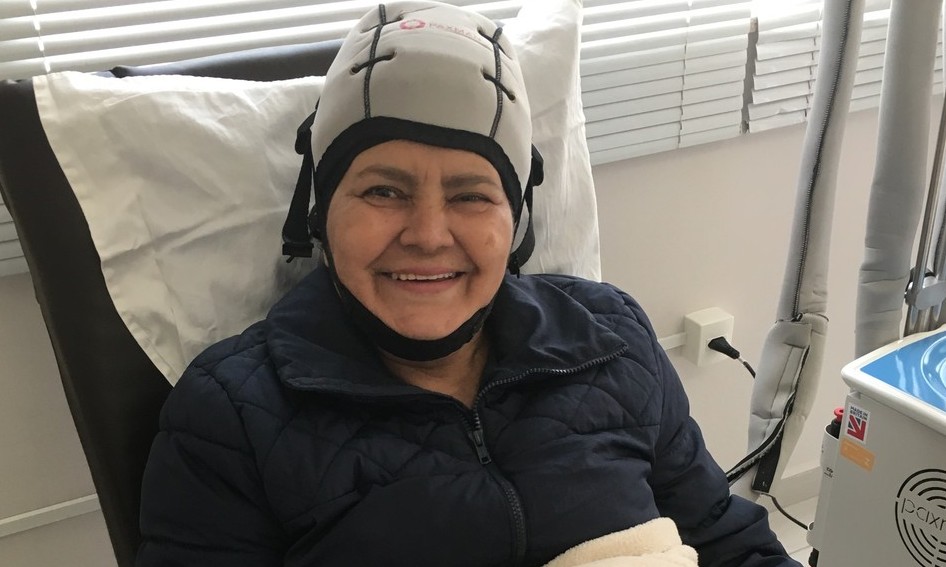 Touca gelada promete reduzir queda de cabelo pela quimioterapia