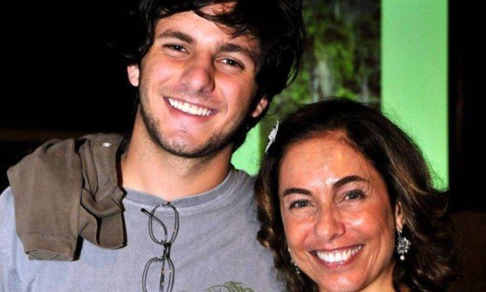 Apresentadora Cissa Guimarães faz homenagem a filho morto há oito anos