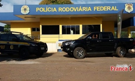 PRF recupera a 1.032 km caminhonete de luxo que foi roubada em Franca