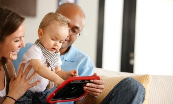 Quase 40% das crianças com menos de 2 anos já têm um aparelho digital