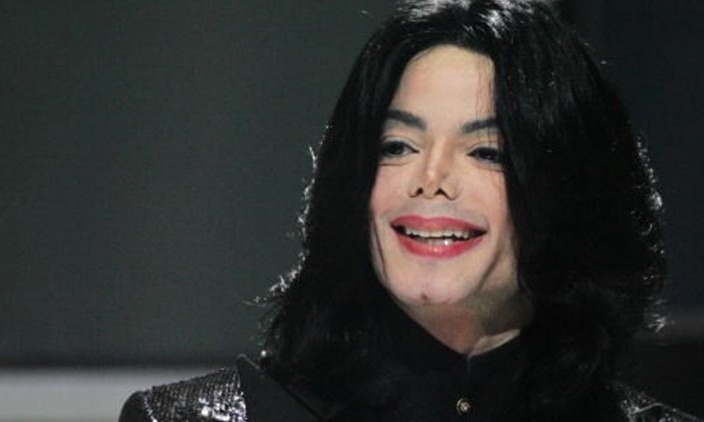 Astro Michael Jackson foi ‘castrado quimicamente’ pelo pai para fazer sucesso
