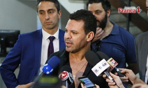 Veja entrevista do sertanejo Eduardo Costa sobre escândalo do rancho