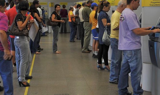 Entram em vigor novas regras de portabilidade do salário neste domingo, 1º