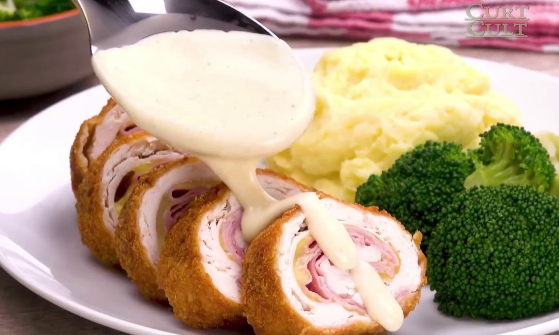 Quer elegância e sabor? Invista no filé de frango à Cordon Bleu com béchamel