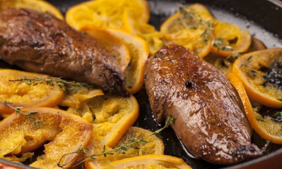 Filé-mignon suíno com laranjas e calda de tomilho traz combinação clássica