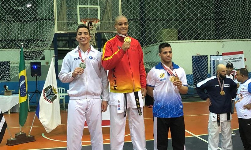 Francano ganha medalhas na disputa de karatê dos Jogos Abertos em Matão