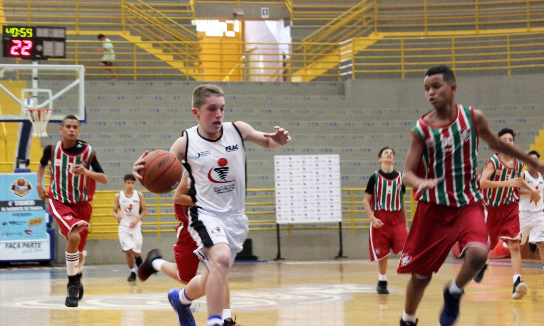 Torneio de Basquete de Franca tem primeiro resultado centenário