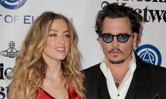 Astro Johnny Depp acusa ex-mulher de de tê-lo agredido com dois socos no rosto
