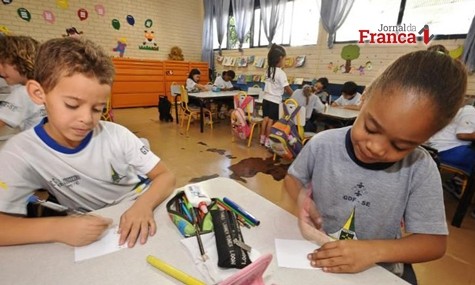 Criança só pode entrar no ensino fundamental se fizer 6 anos até março