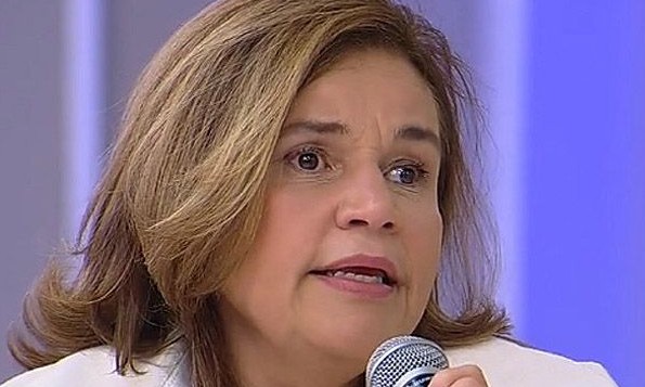 Claudia Rodrigues anuncia volta aos palcos e diz que seu humor mudou com doença