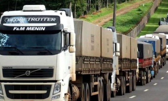 Temer sanciona lei do frete mínimo mas veta pedido de anistia a multas