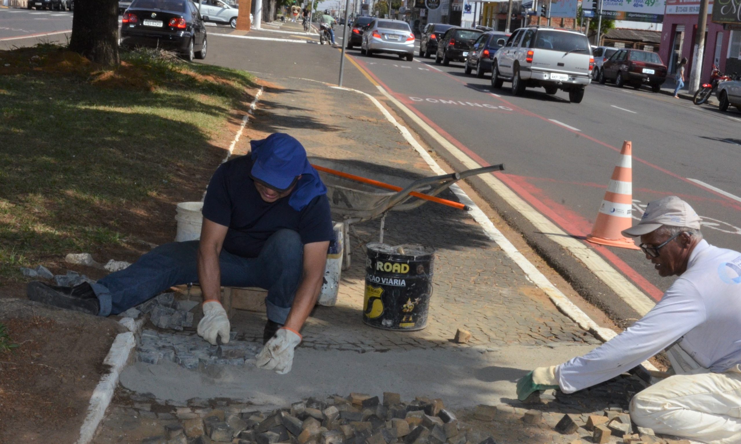 Prefeitura de Franca reforça manutenção das calçadas da Avenida Presidente Vargas