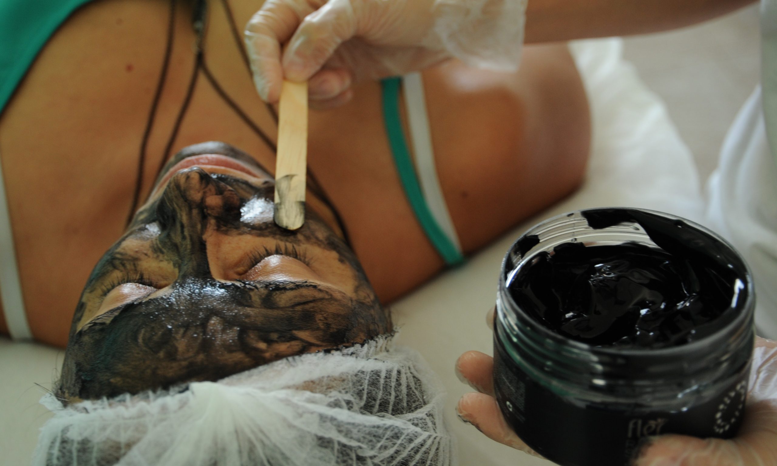 Peeling químico é alternativa eficaz para quem deseja uma pele bonita e saudável