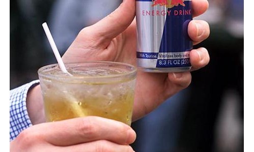 Combinação entre bebida alcoólica e energético pode acarretar perigo ao coração