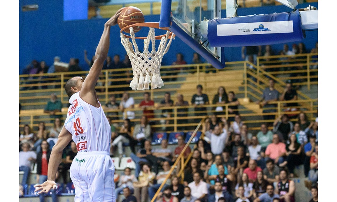 SESI Franca Basquete pega o vice-lanterna América à noite no ginásio Pedrocão