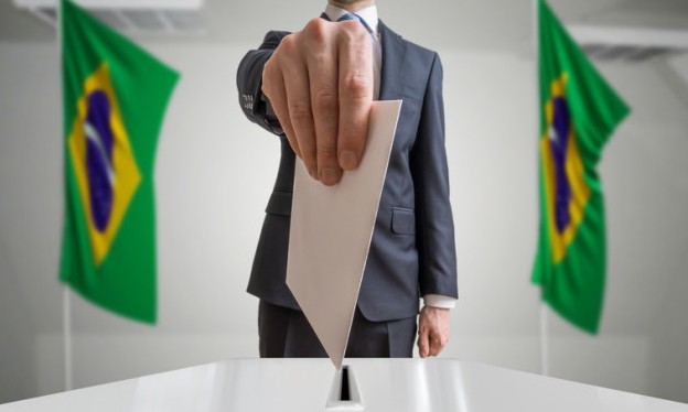 Eleitor brasileiro que vive no exterior terá 1,4 mil urnas para votação
