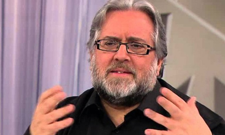Jornalista Leão Lobo revela que já foi viciado em sexo: ‘Fazia 8 vezes por noite’