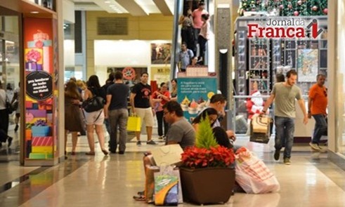 Comércio paulista fecha 5,8 mil vagas em junho, diz Fecomercio de SP