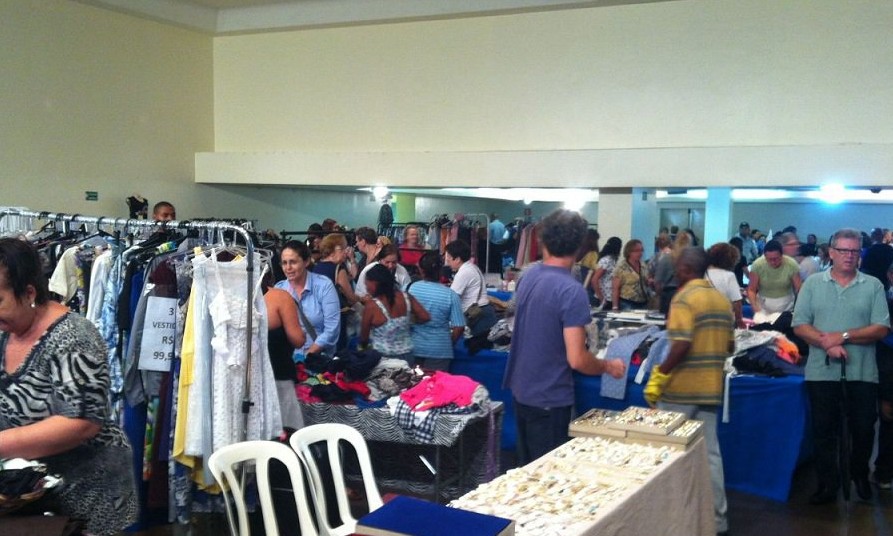 Pastoral do Menor realiza bazar para levantar fundo para trabalhos sociais