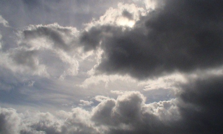 Sábado, 18 de agosto tem sol entre nuvens mas sem previsão de chuva