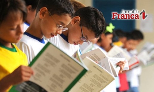 Aprovação automática de estudantes pode ser proibida por lei do Senado