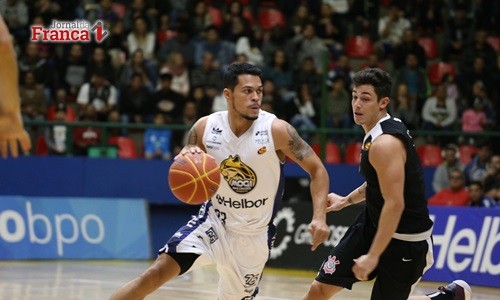 Sesi/Franca e Paulistano
continuam líderes do Paulista de Basquete