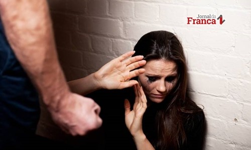 Só 1 em cada 3 casos de violência contra a mulher é solucionado no Brasil